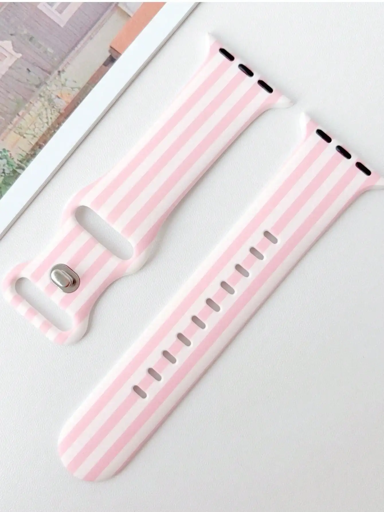 1pc White & Pink Striped Patte - Silicone Sport Band 评论和价格
